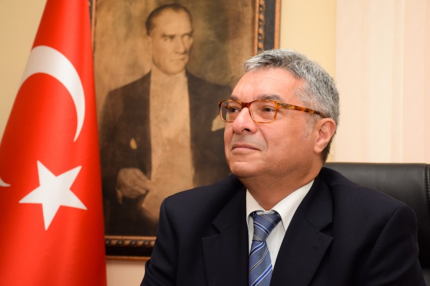 Ambasadori turk në Shqipëri: Duhen eleminuar institucionet e Gülenit  Pikat kryesore të intervistës