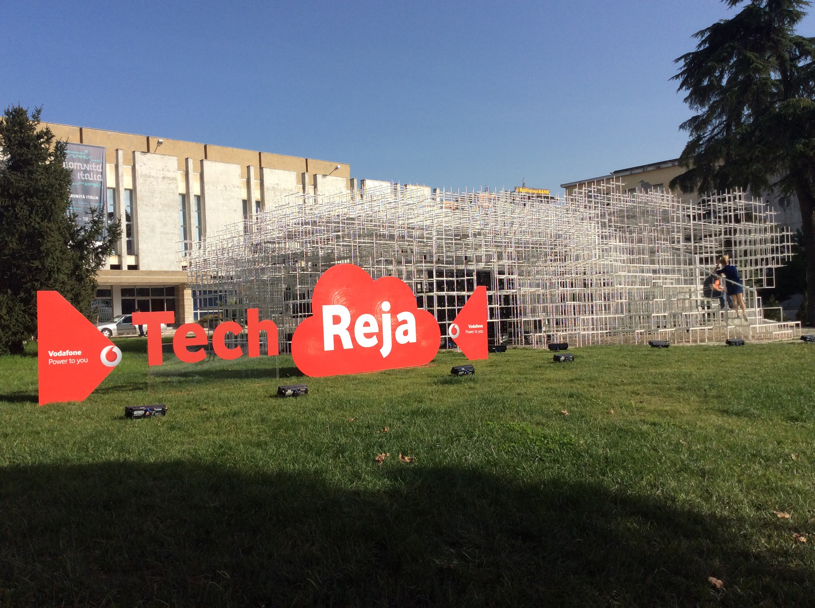 Fujimoto’s “Cloud” Pavilion Turned into Commercial Ad