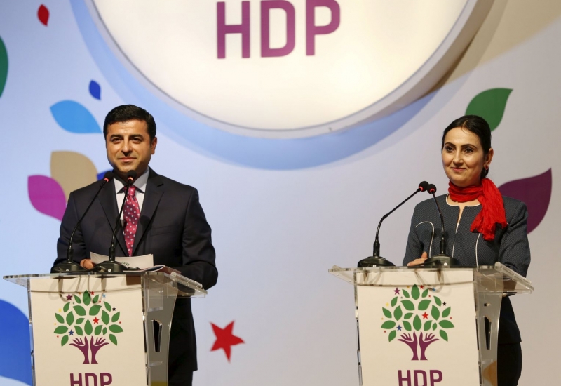 Crackdown Continues, Turkish Police Detain HDP Co-Chairs