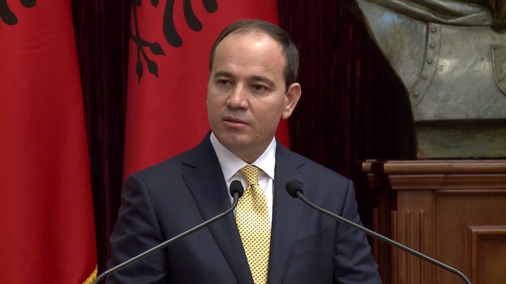 President Nishani’s Body Arrives in Albania for Funeral