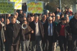Ballsh Oil Workers Again Protest for Their Wages