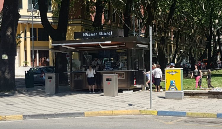 Erion Veliaj Brings Back Kiosks to Parku Rinia