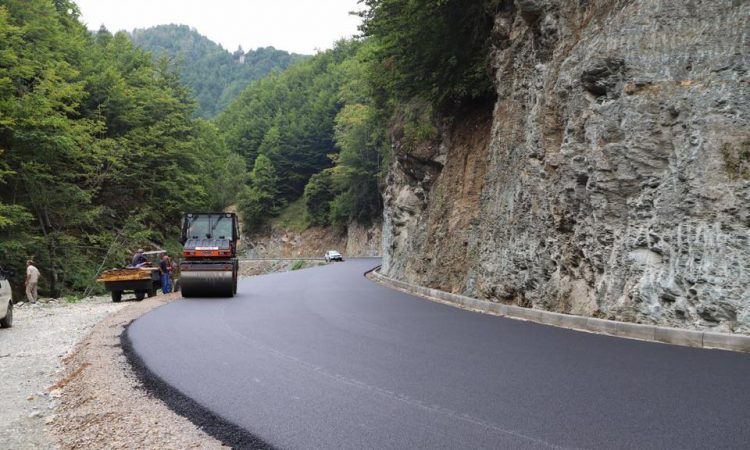 Serbia Calls on EU to Pressure Kosovo to Suspend Road Construction 