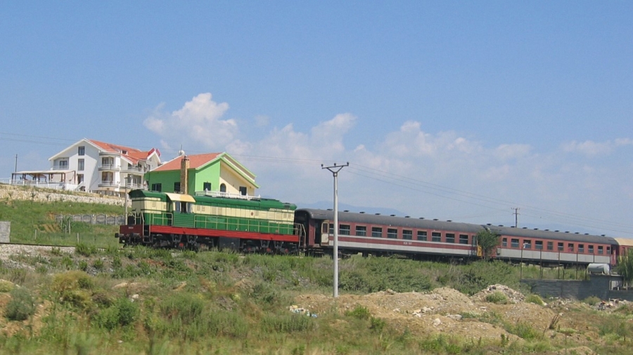 Government Signs Deal to Rehabilitate Tirana-Durres Railway 