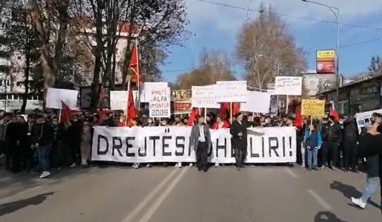Protest Erupts in Skopje against the Sentencing of 5 Albanians for the Killing of 5 Macedonians