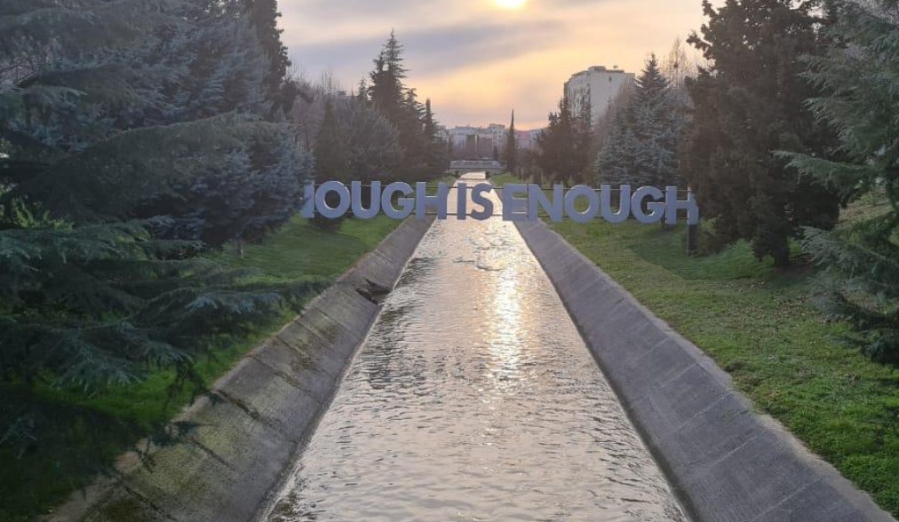 Tirana Installs Sculpture with President Bush’s ‘Enough Is Enough’ Call for Kosovo’s Independence