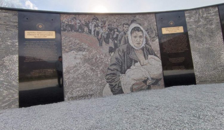 Kosovo Unveils Memorial to War Refugees Fleeing Serbia’s Massacres 