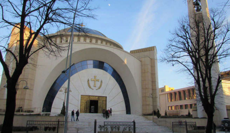 Albanian Orthodox Christians Celebrate Easter amid Pandemic