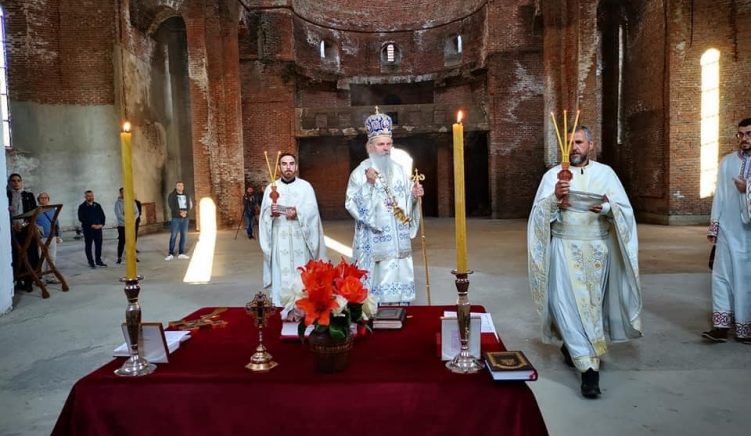 Liturgjia Prishtine Serbian Orthodox Christians Serve Liturgy in Controversial Church in Kosovo’s Capital
