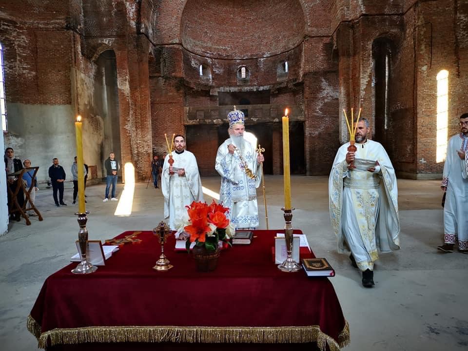 Serbian Orthodox Christians Serve Liturgy in Controversial Church in Kosovo’s Capital