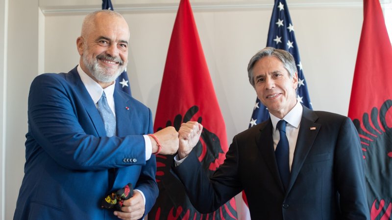 US Secretary of State Thanks Albania for Offering Shelter to Afghan Refugees