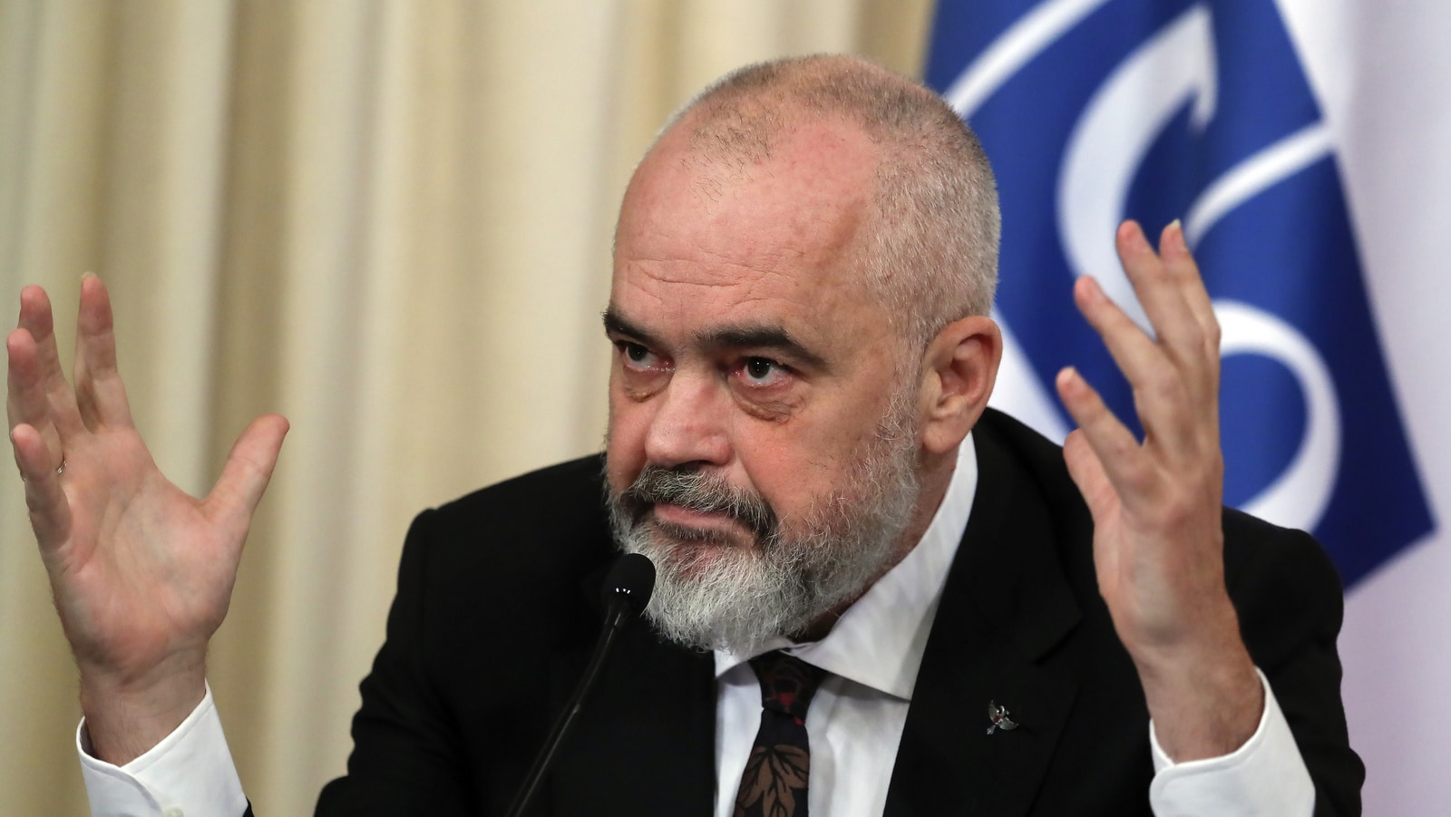 Rama Spotlights Pandemic, Tax Evasion, and Corruption in Last 2021 Address to Albanians