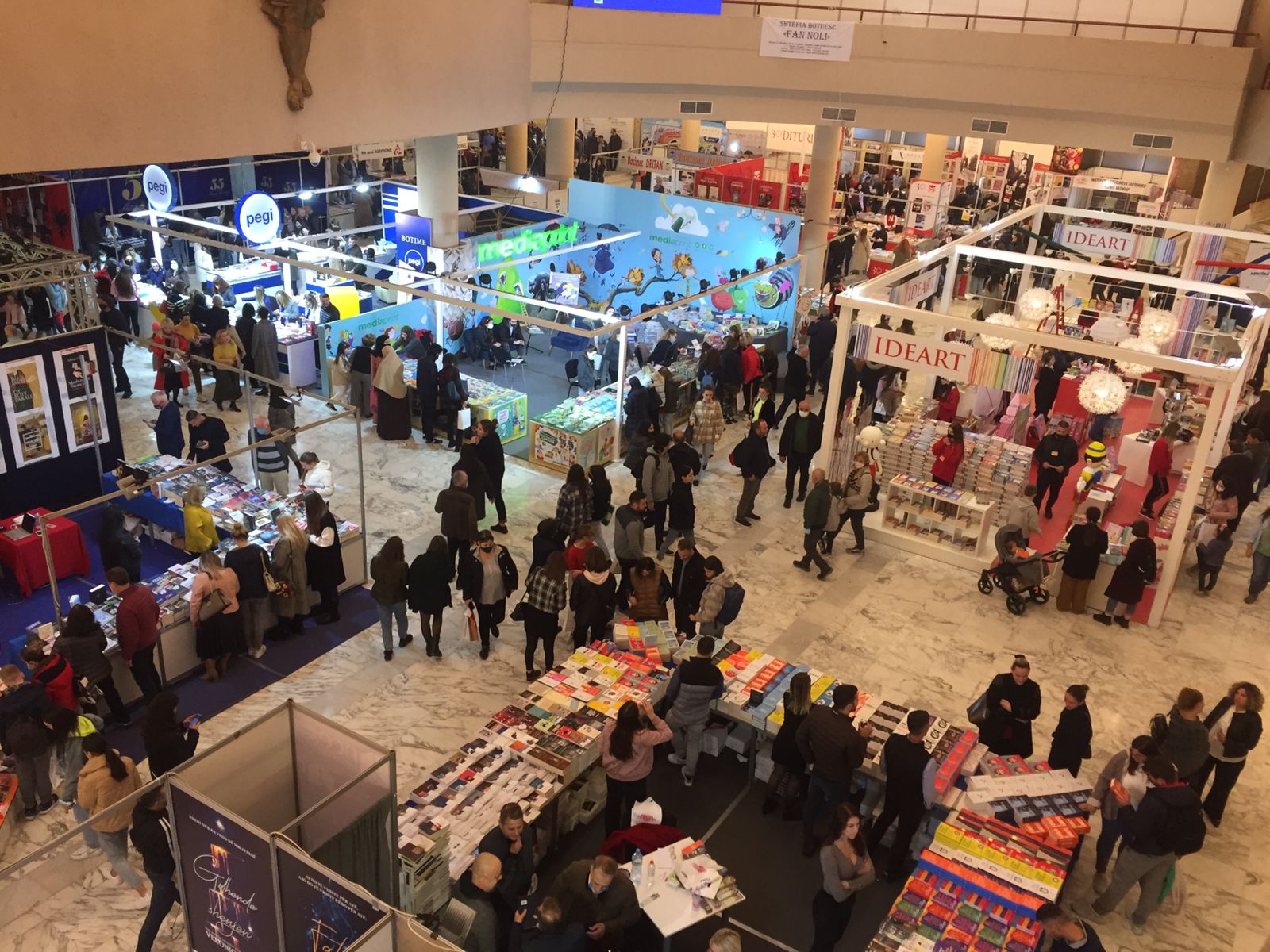 COVID-19 Measures Not Respected at Book Fair Amid European Fourth Wave