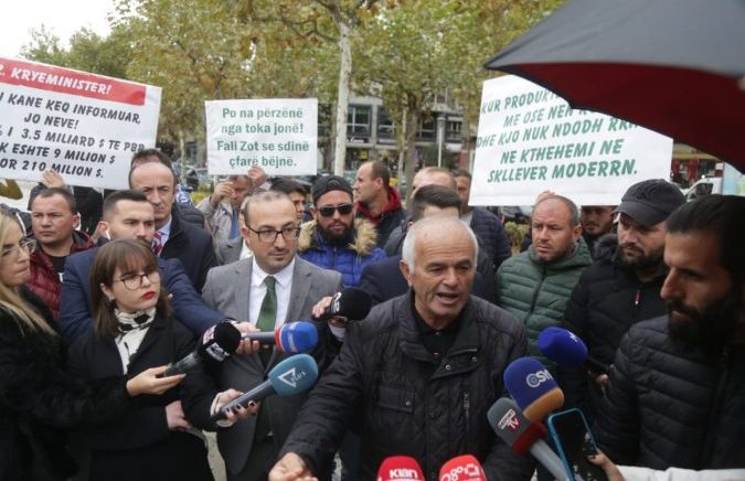 Albanian Farmers Protest 2022 Fiscal Budget in Front of Parliament