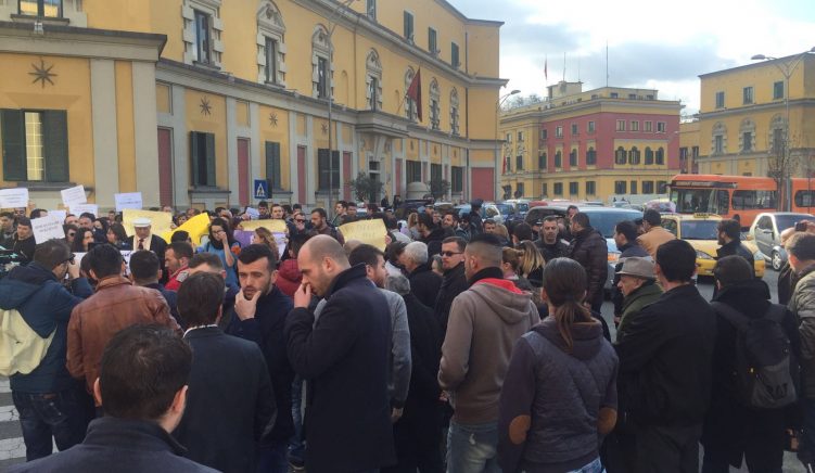 Protestë kundër vendimeve të Kryebashkiakut Veliaj