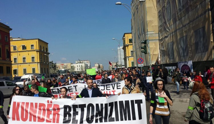 Prokuroria nis hetimet për protestuesit kundër betonizimit në Parkun e Liqenit