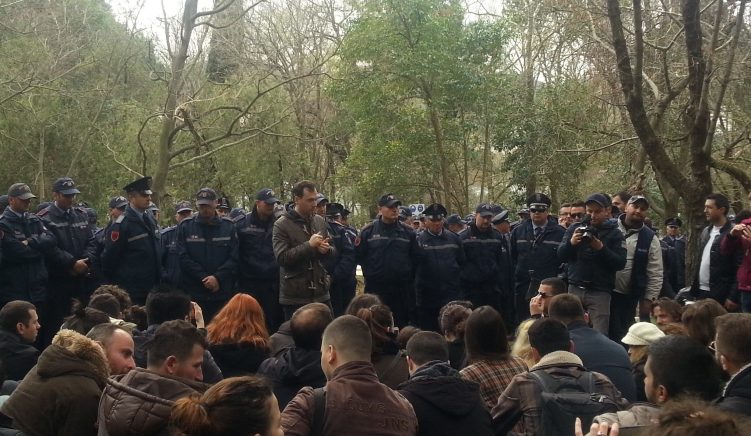 Aktivistët për Parkun e Liqenit: Policia ushtroi dhunë, protestat do të vazhdojnë