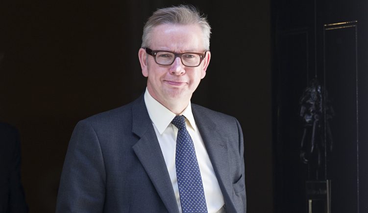 Ministri britanik Gove përdor sërish Shqipërinë si "gogol" për britanikët