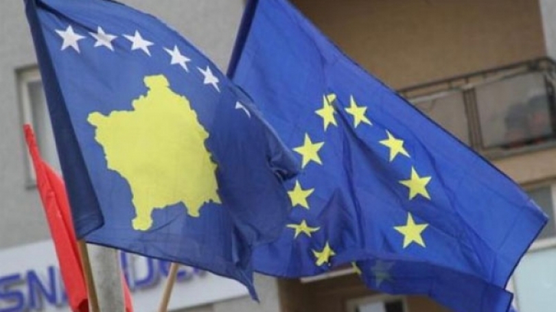 Komisioni Europian rekomandon heqjen e vizave për Kosovën