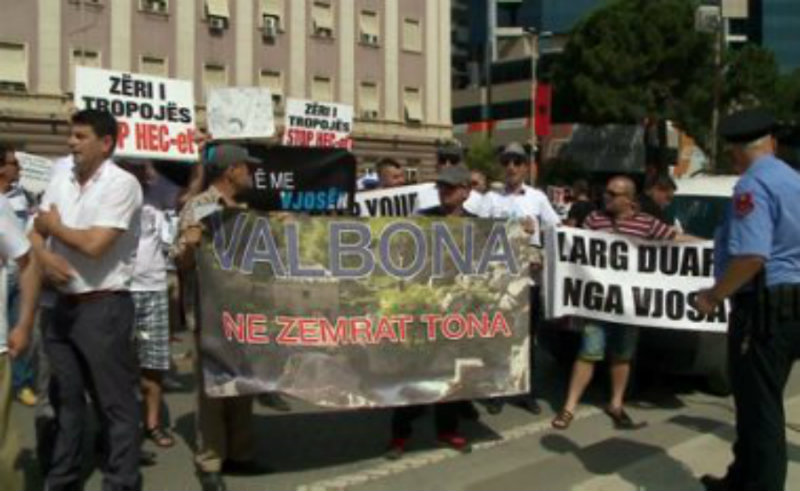 "Larg duart nga Valbona" – Qytetarët në protestë kundër hidrocentraleve në Valbonë