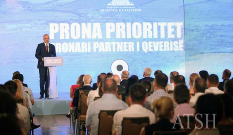 Rivlerësimi i pronës: hile qeveritare për të përfituar nga taksa e re mbi pasuritë?