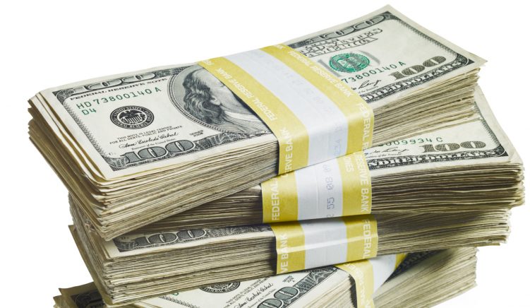 o CASH MONEY DOLLARS facebook Të ardhurat nga emigrantët, një miliardë dollarë u dërguan në Shqipëri gjatë 2016-ës