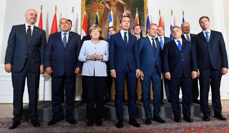 merkel lideret e ballkanit Gjermania pret shpresat e Ballkanit: Jo anëtarësime në BE vetëm për hir të datave