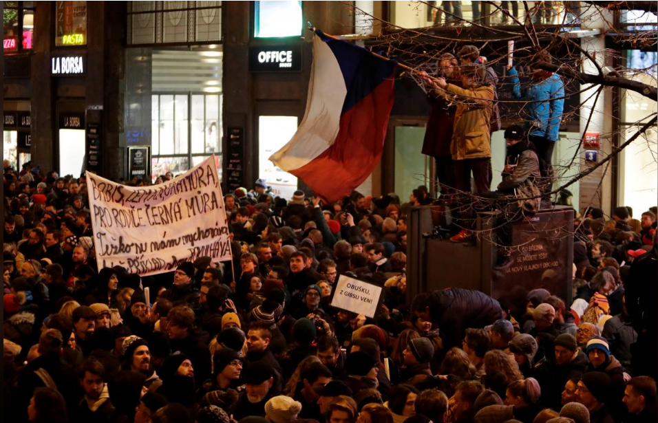 Çekët protestojnë kundra emërimit të komunistëve në poste drejtuese