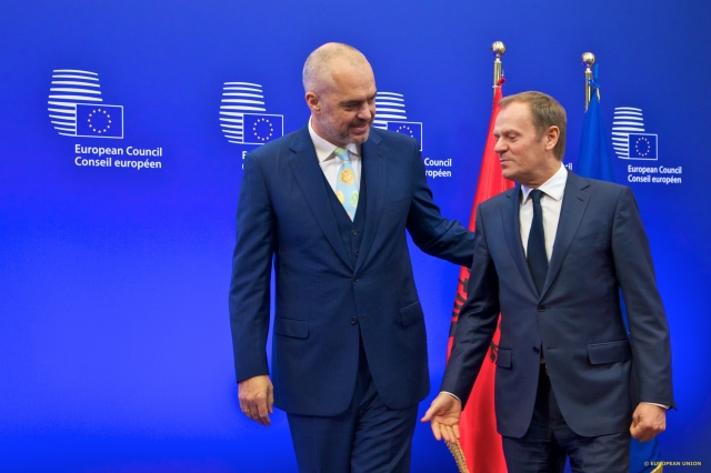 Presidenti i Këshillit Evropian Tusk: Sfida është të binden shtetet e BE-së