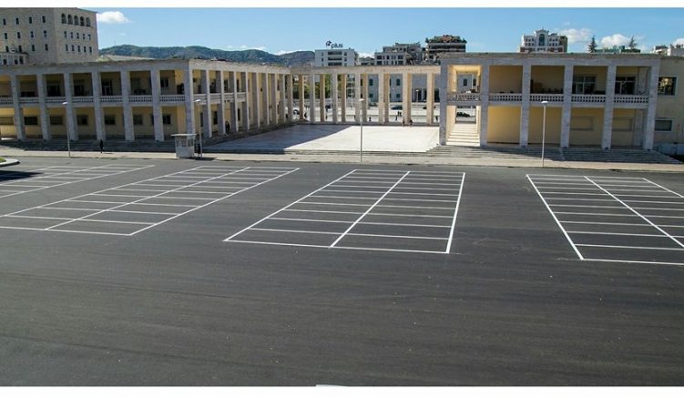 Bashkia Tiranë: miliona euro në tendera të dyshimtë për parkimin nëntokësor në Sheshin Italia