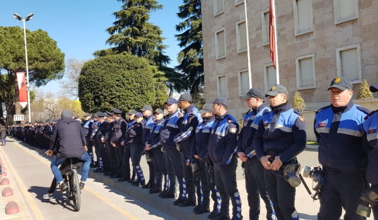 163 Qeveria: 19 të lënduar dhe 15 protestues të arrestuar