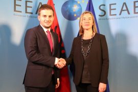 Shërbimi diplomatik shqiptar kthehet në furnitor të krimit