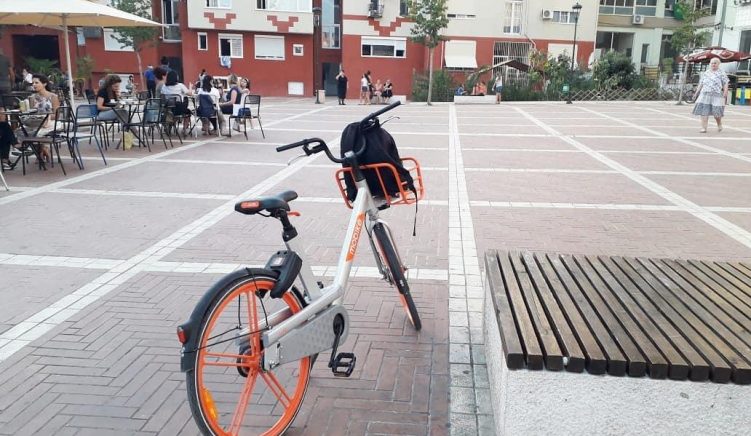 Mobike tkurr shërbimin dhe vendos gjoba më të shtrenjta se në mbarë botën