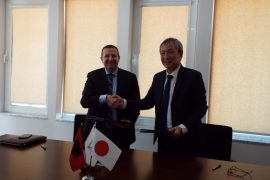 Ambasada e Japonisë dhuron 155 mijë euro për mbrojtjen e mjedisit në Berat dhe Korçë
