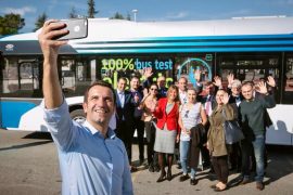 Bashkia premton autobusë elektrikë gjysmë-milionë eurosh, por harron pse rriti çmimin e biletave