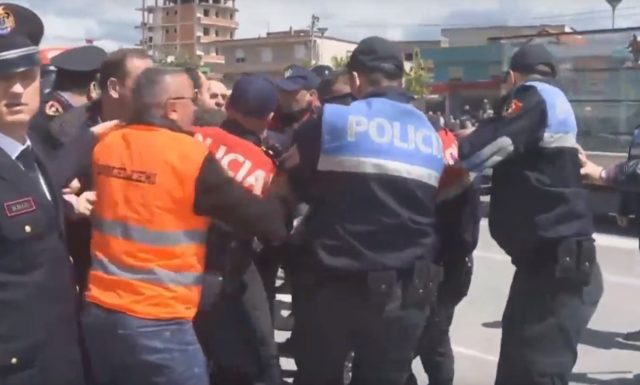 Prokuroria kërkon arrest me burg për tre protestuesit e Astirit