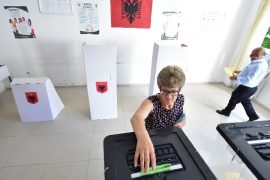 Qytetarët mund të kontrollojnë të dhënat për qendrën e votimit në e-Albania
