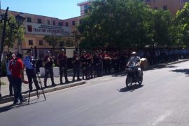 Shkodër, protestuesit përplasen me policinë