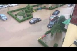 Reshjet shkaktojnë probleme në gjithë vendin, pezullohet mësimi në disa shkolla