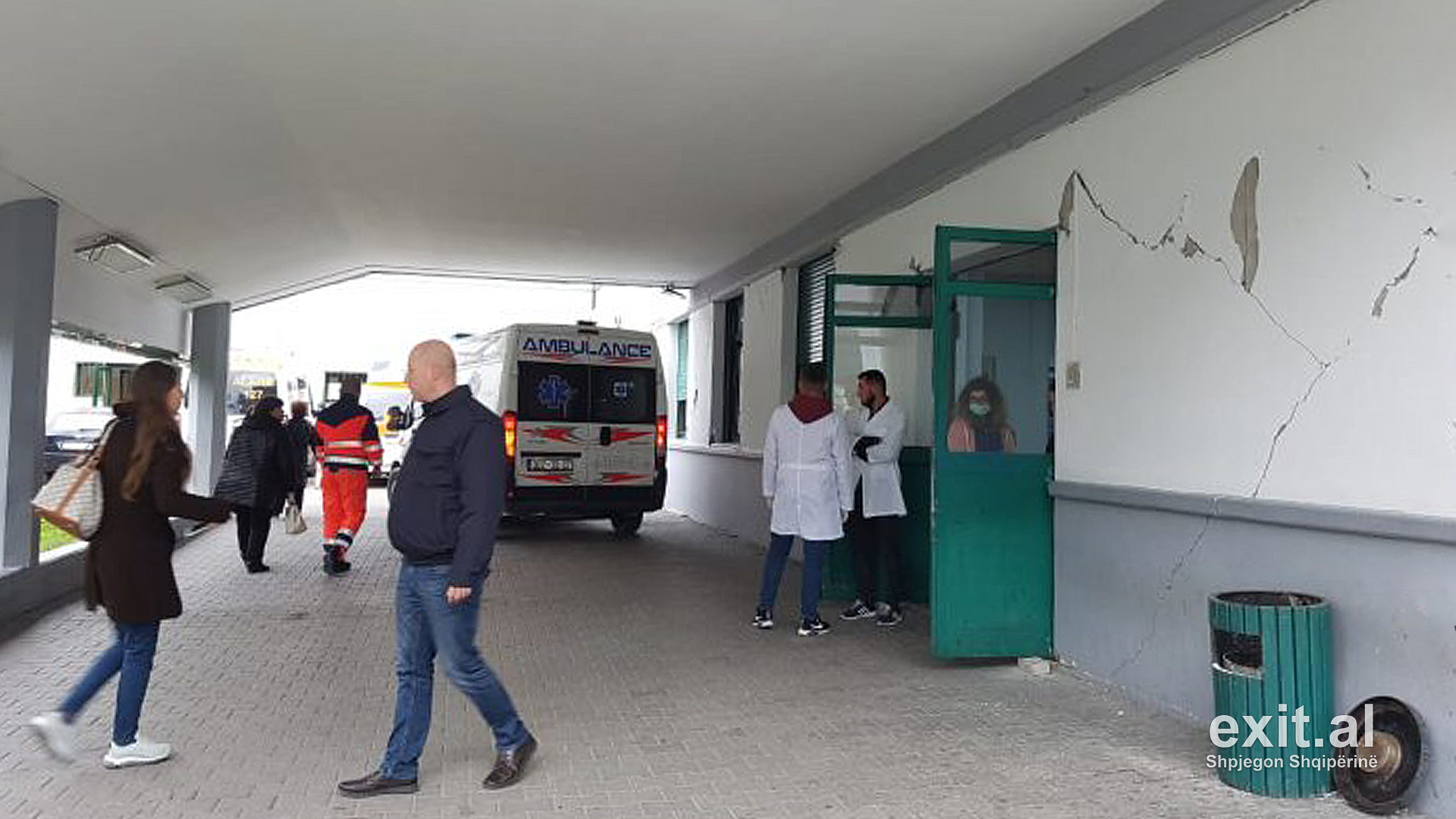 Tërmeti dëmton godinën e Spitalit të Durrësit