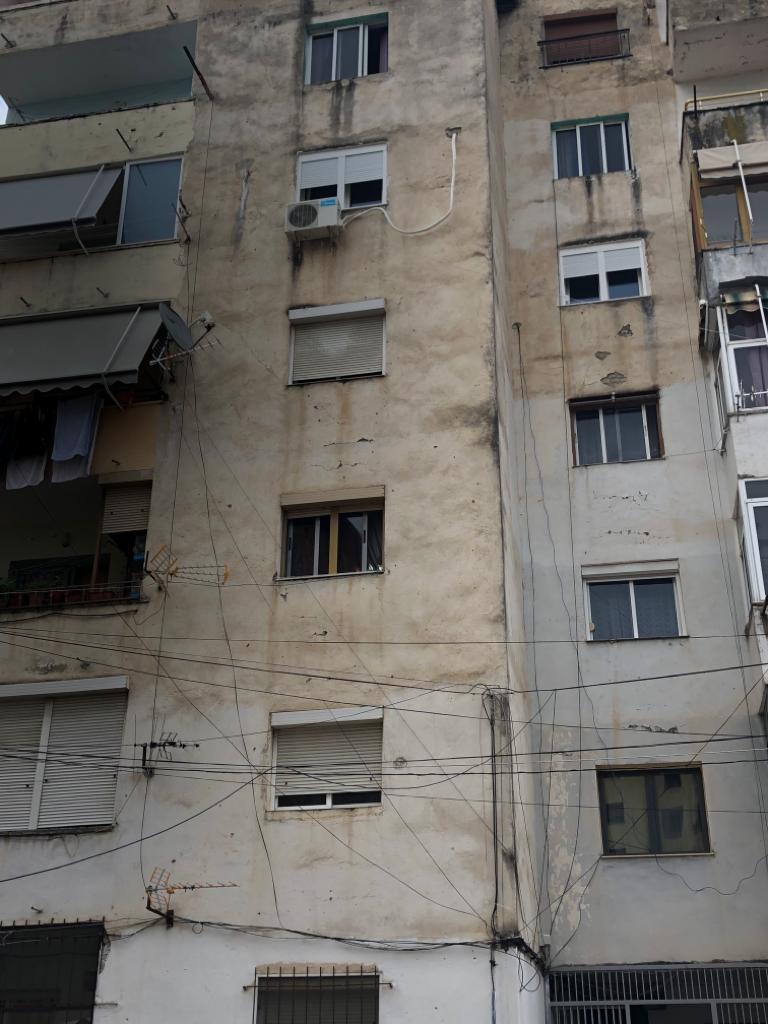 Prokuroria ndalon prishjen e banesave të dëmtuara nga tërmeti pa lejen e saj