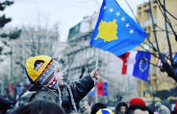 Kosova kujton 13 vjetorin e miratimit të Kushtetutës