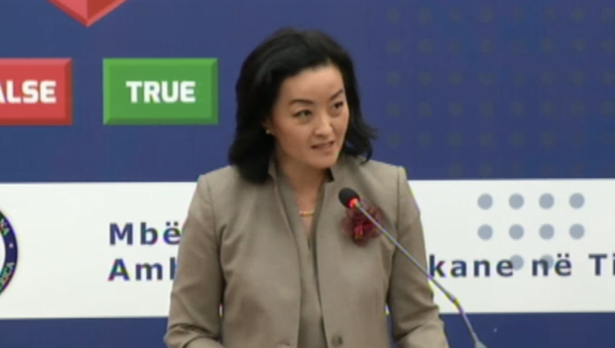 Ambasadorja Kim përshëndet nisjen e punës së 5 ekspertëve të makinës së të vërtetës