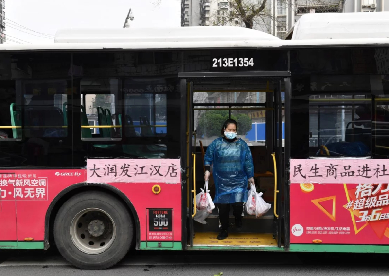 Si infektoi 13 persona në autobus—rasti që tregoi fuqinë e rrezikshme të koronavirusit