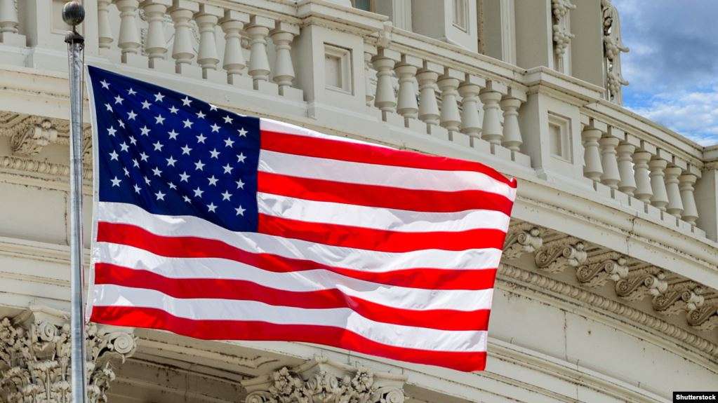 Ambasada amerikane, fluturim për qytetarët dhe rezidentët e përhershëm për në Amerikë