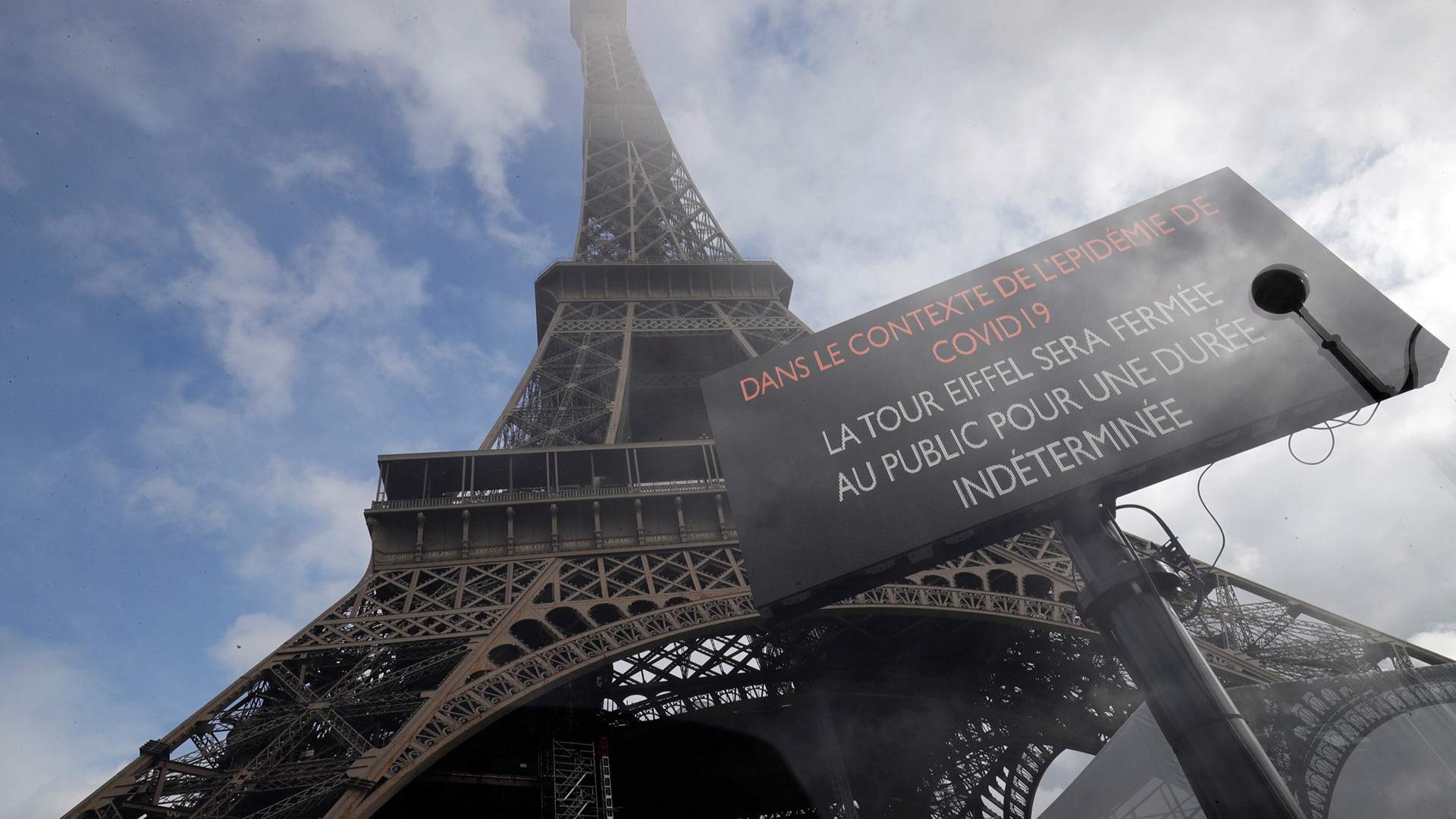 Dramë në Francë: Mbi 10 mijë të infektuar, shkretohet Parisi