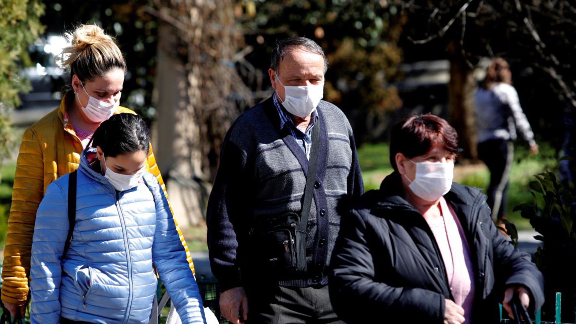 Covid-19 në 24 orë: 4 të infektuar në një fasoneri në Tiranë