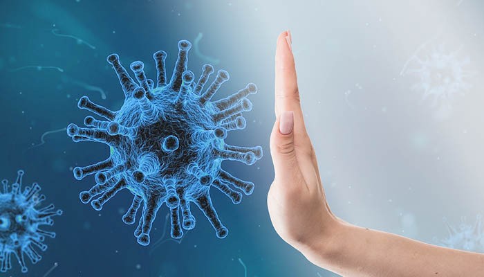 Studiuesit britanik: Mpiksjet e gjakut nga koronavirusi shumëfish më të larta se ato nga vaksinat