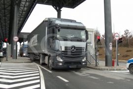 Rifillojnë eksportet serbe drejt Kosovës pas heqjes së pjesshme të tarifës