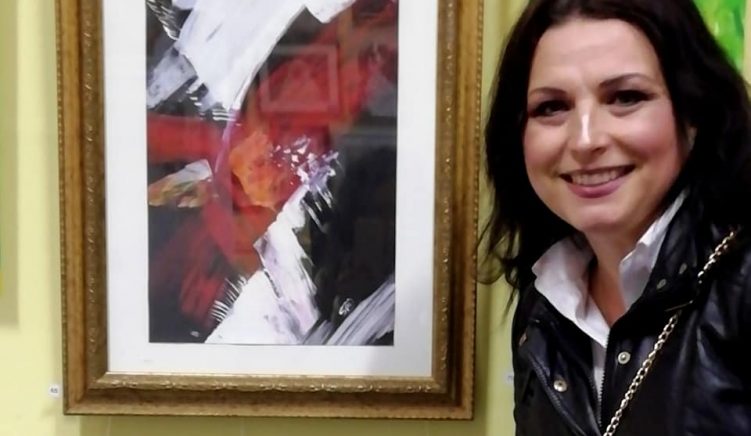 Piktorja shqiptare Suela Pulaha Brown fiton sërish çmimin e parë në Angli
